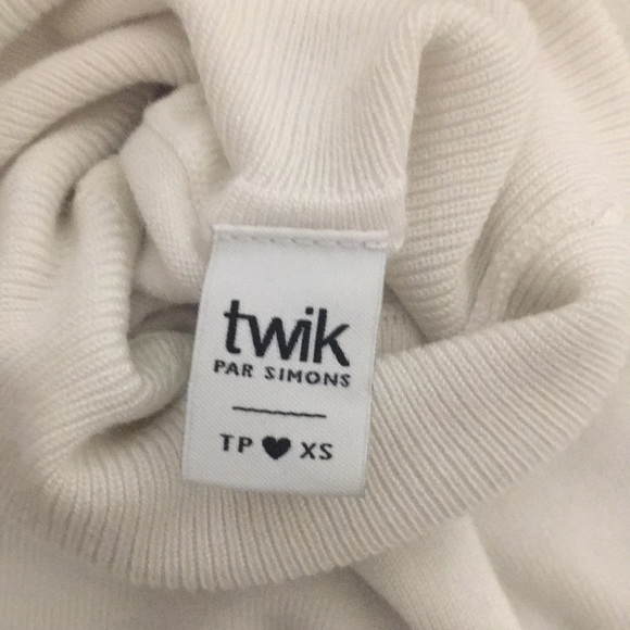White xs turtle neck - Picture 2 of 2
